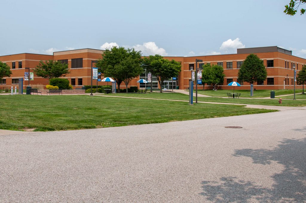 Distant view of the Information Science building on the Belleville campus