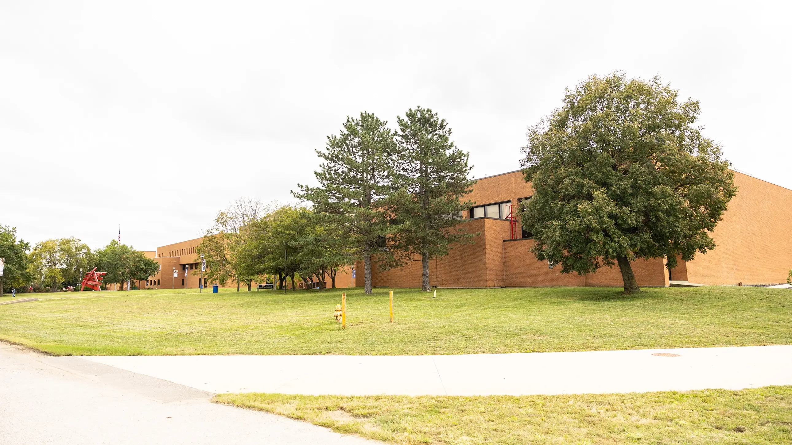 Wide shot of the exterior of the Belleville campus.